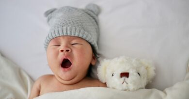 baby's gray knit hat