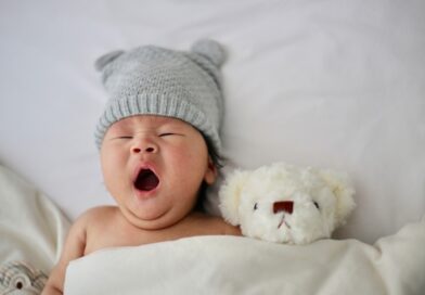 baby's gray knit hat